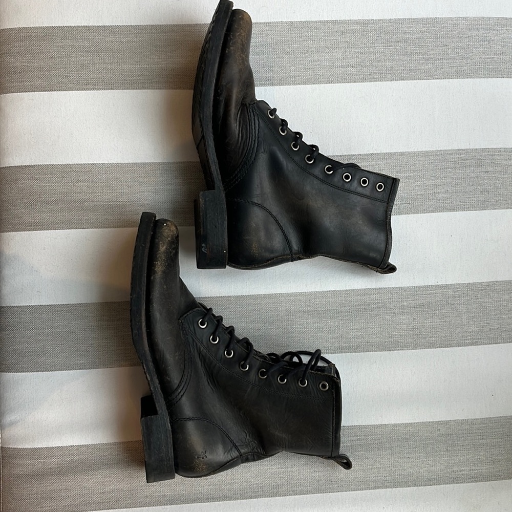 Frye Women’s 76272 Veronica Combat Black/Brush Off Full Grain Combat Boot S 8.5